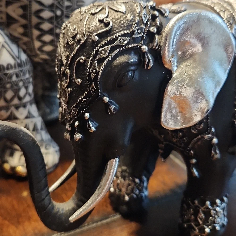 Decorative Elephant Figurine Pair in Black, White & Gold - Picture 5 of 7